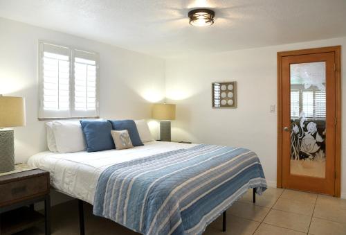 Enjoy Sunset with Dolphin and Manatee in Hudson