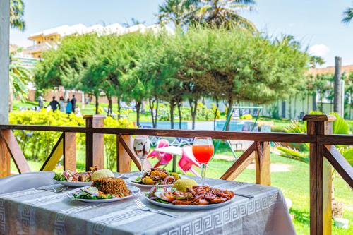 餐飲選擇, 卡蘇麥海灘度假村 (Kasumai Beach Resort) in 薩拉昆達