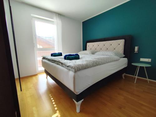 Bella Vista - 85 m2 Ferienwohnung mit überdachtem Parkplatz und Außenstellplatz - Bergblick (Bella Vista - 85 m2 Ferienwohnung mit uberdachtem Parkplatz und Außenstellplatz - Bergblick) in Bürs