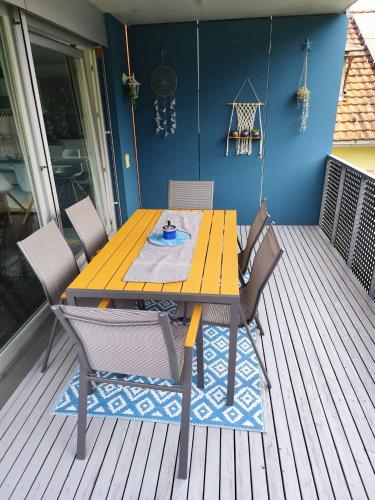 Bella Vista - 85 m2 Ferienwohnung mit überdachtem Parkplatz und Außenstellplatz - Bergblick (Bella Vista - 85 m2 Ferienwohnung mit uberdachtem Parkplatz und Außenstellplatz - Bergblick) in Bürs