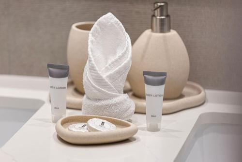 Luxury 4BR Burj View Steps from Dubai Mall - main image