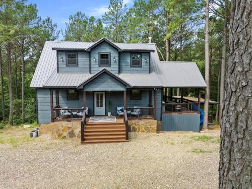 Family-friendly Broken Bow Cabin - Spa, Game Room in Broken Bow, USA