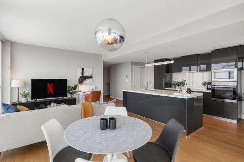 Contemporary 2 Bedroom Apartment with Open-Concept Living