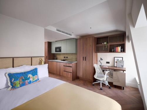 Kensington Luxury Penthouse And Studios - image 11