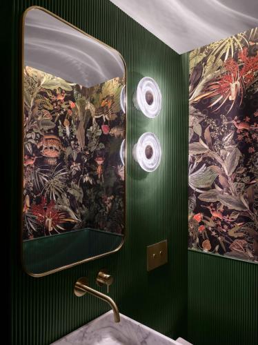 Kensington Luxury Penthouse And Studios - image 14