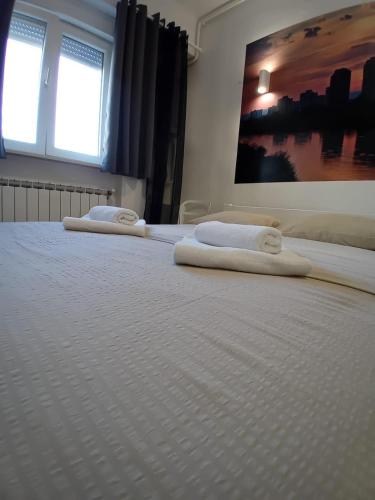 3 bedrooms, 4 beds