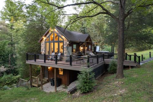 Pet-Friendly Delta Cabin w/ Private Hot Tub! in Belair (MD)