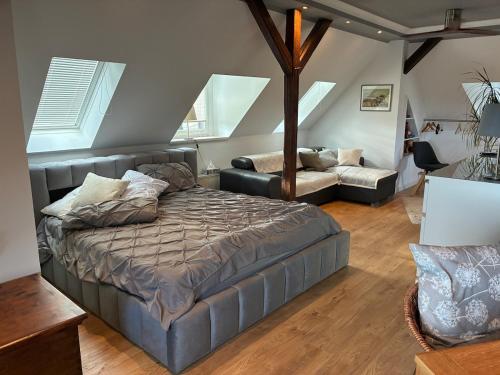 Attic apartment in a listed villa in Hohenstein-Ernstthal