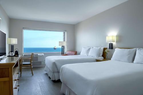 1 queen bed