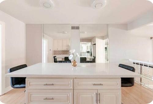 Konyha, Spacious and Exclusive Oasis 6BR 3BA in Thousand Oaks