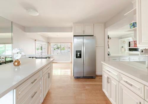 Konyha, Spacious and Exclusive Oasis 6BR 3BA in Thousand Oaks