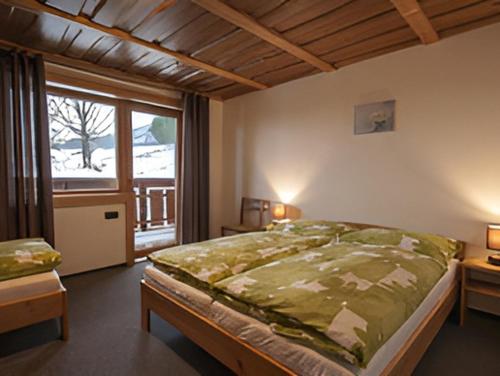Podhradkom in Zavažna Poruba