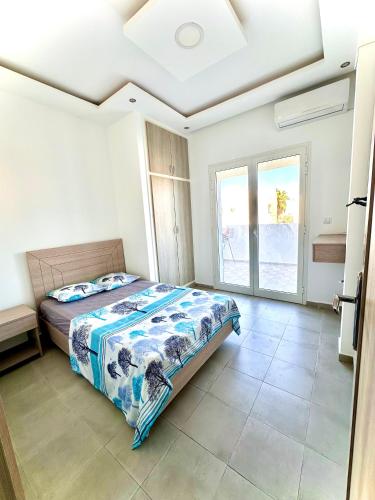 Casa, Monastir