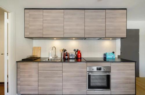 Beautiful 1 Bedroom Apartment near Eiffel Tower - image 2