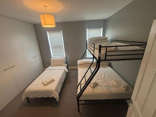 Large Bath Home - 3 Bedrooms, Sleeps 8, Bath (foto 9)