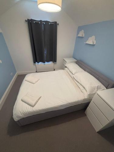 Large Bath Home - 3 Bedrooms, Sleeps 8, Bath (foto 7)