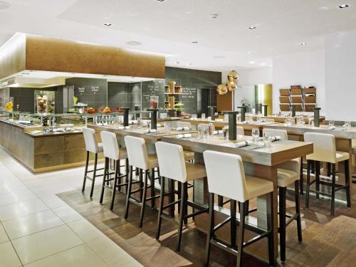 Restaurant, Movenpick Zurich Airport Hotel in Zürich