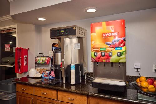 อาหารและเครื่องดื่ม, ซิมารอน อินน์ แคลแมท ฟอลล์ (Cimarron Inn Klamath Falls) in แคลมัทฟอลส์ (OR)