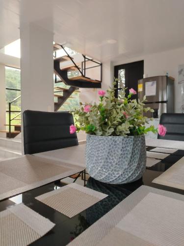 Los Potrillos I, Linda cabaña moderna y tranquila, Cerca al centro