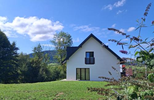 Viesnīcas āriene, Bądź blisko (Badz blisko) in Kasina Wielka