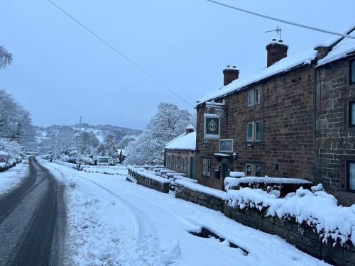 Jug and glass in 매트로크