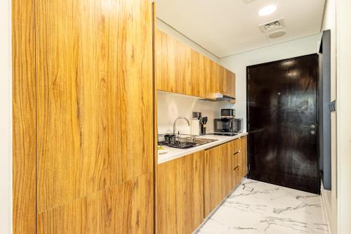 Charming Studio - Full Canal Views - 5 min walk from ADGM, Cleveland and Galleria - Perfect for Corp in Al Maryah -saari