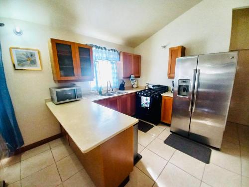 Mountain View Haven- 3 mins to the beach in Corral Spring