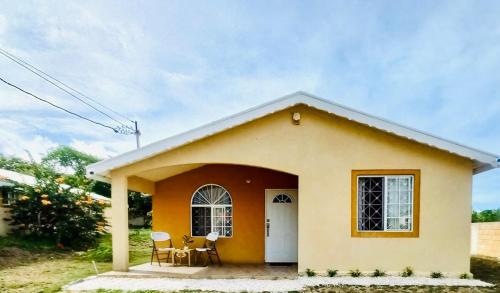 Mountain View Haven- 3 mins to the beach in Corral Spring