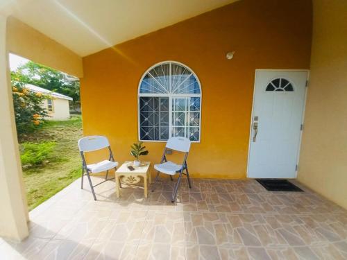 Mountain View Haven- 3 mins to the beach in Corral Spring