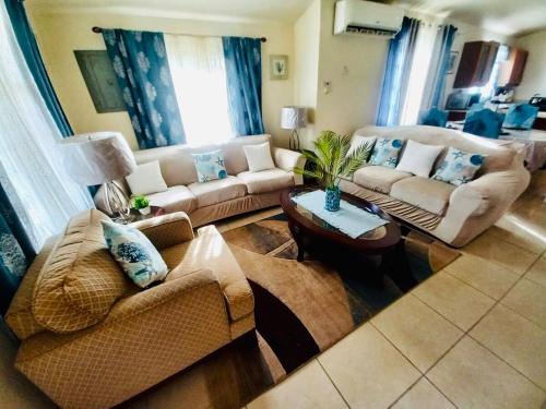 Mountain View Haven- 3 mins to the beach in Corral Spring