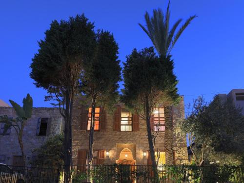 Vista Exterior, Dar Asmat Batroun Charming 3-Bedroom Stone Home Steps from Old Town & Beach in Batroun