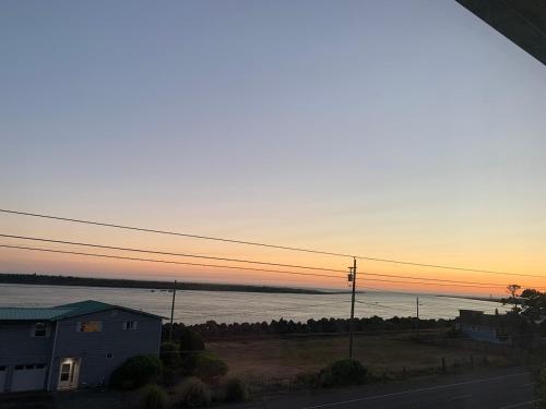 3-bedroom house Rockaway Beach