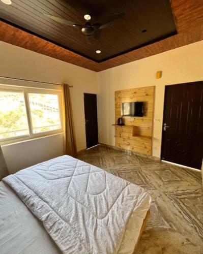 Rana farm house in ตุธาร วิลเลจ