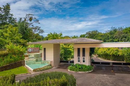 Uvita Paradise , Walk to the Ballena Beach in Ballena
