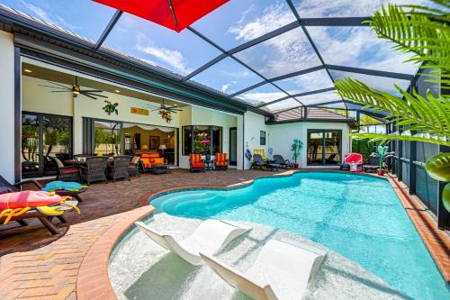 Lanai w/ Heated Pool at Cape Coral Escape!, Cape Coral