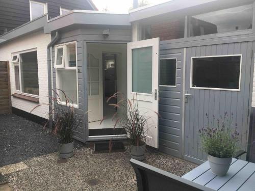 Apartment Little Belvedere with private garden in Boendermaker