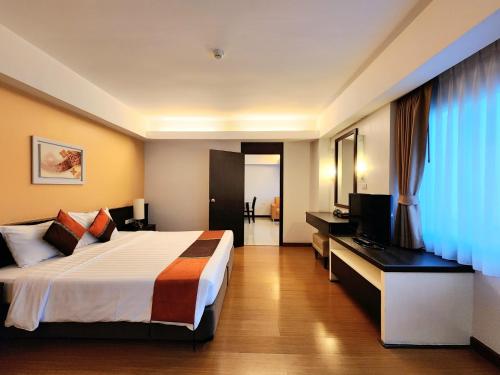 room detail thumbnail 1