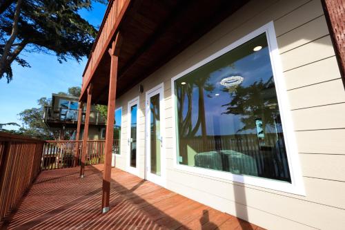 陽台/露台, Waterfront Home in Bodega Bay! 3Beds, 2Baths & panoramic ocean views in 博德加灣