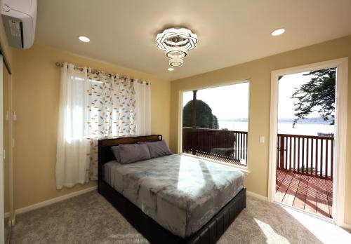 Waterfront Home in Bodega Bay! 3Beds, 2Baths & panoramic ocean views in 博德加灣