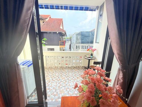 SUNNY Apartment Hue near HAPPY HOUSE