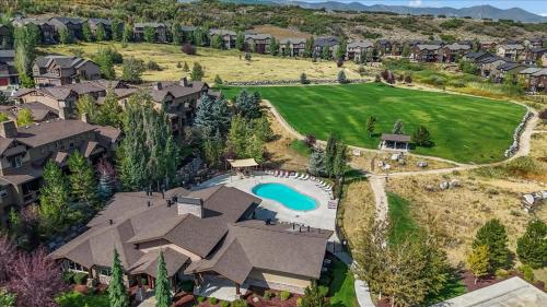 Aspen Crest Condo 4BR Clubhouse Access
