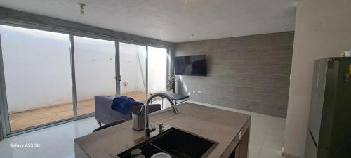 Alojamiento independiente, ideal para tu tramita de visa in نيوفو لاريدو