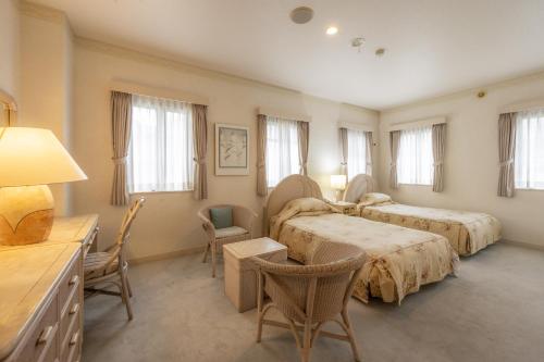 room detail thumbnail 1