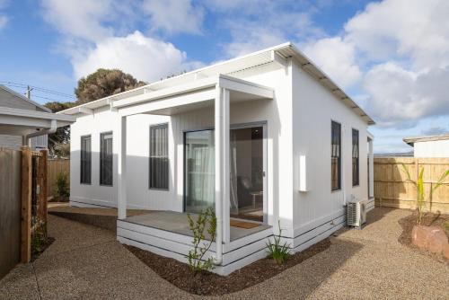 Forrest Caves Retreat in Surf Beach