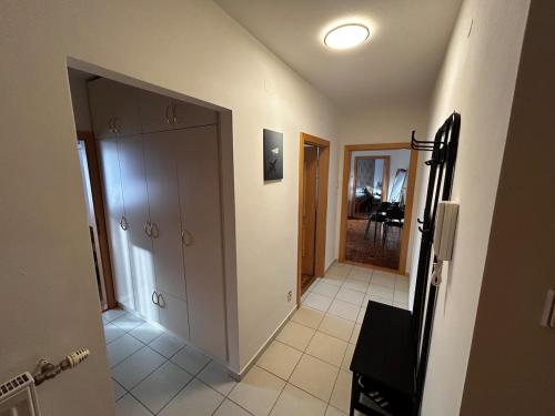 Ruhige, klimatisierte Wohnung nahe Zentrum & Bahnhof in Sankt Polten
