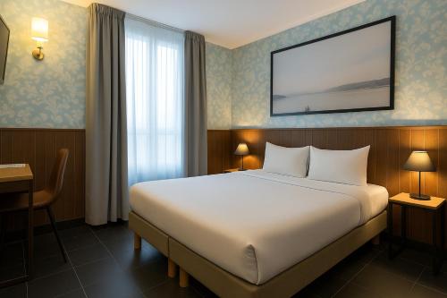 Walled off Hotel Paris, Parigi