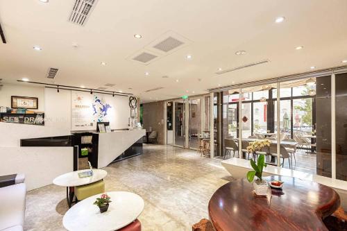 Tien Hsiang Lin Sea Dragon King Hotel near Siyu