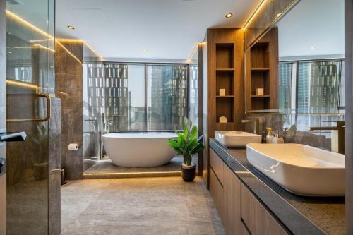 Ugraded 4 bedroom Maids Room In Dubai Marina, Dubái (foto 9)