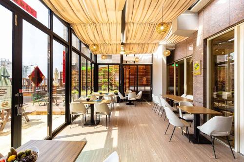 Tien Hsiang Lin Sea Dragon King Hotel near Siyu