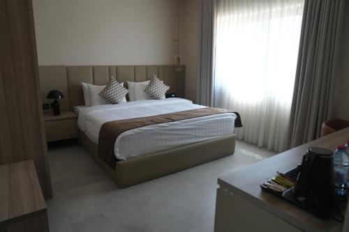 Golden Suites Hotel - main image